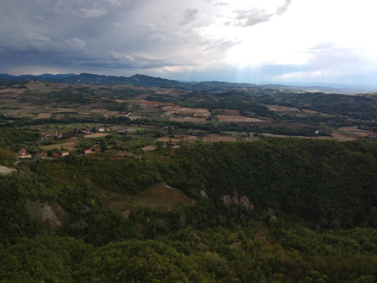 Oasi Di Mastarone - Il Vino E Le Rose Villa Momperone Exterior photo